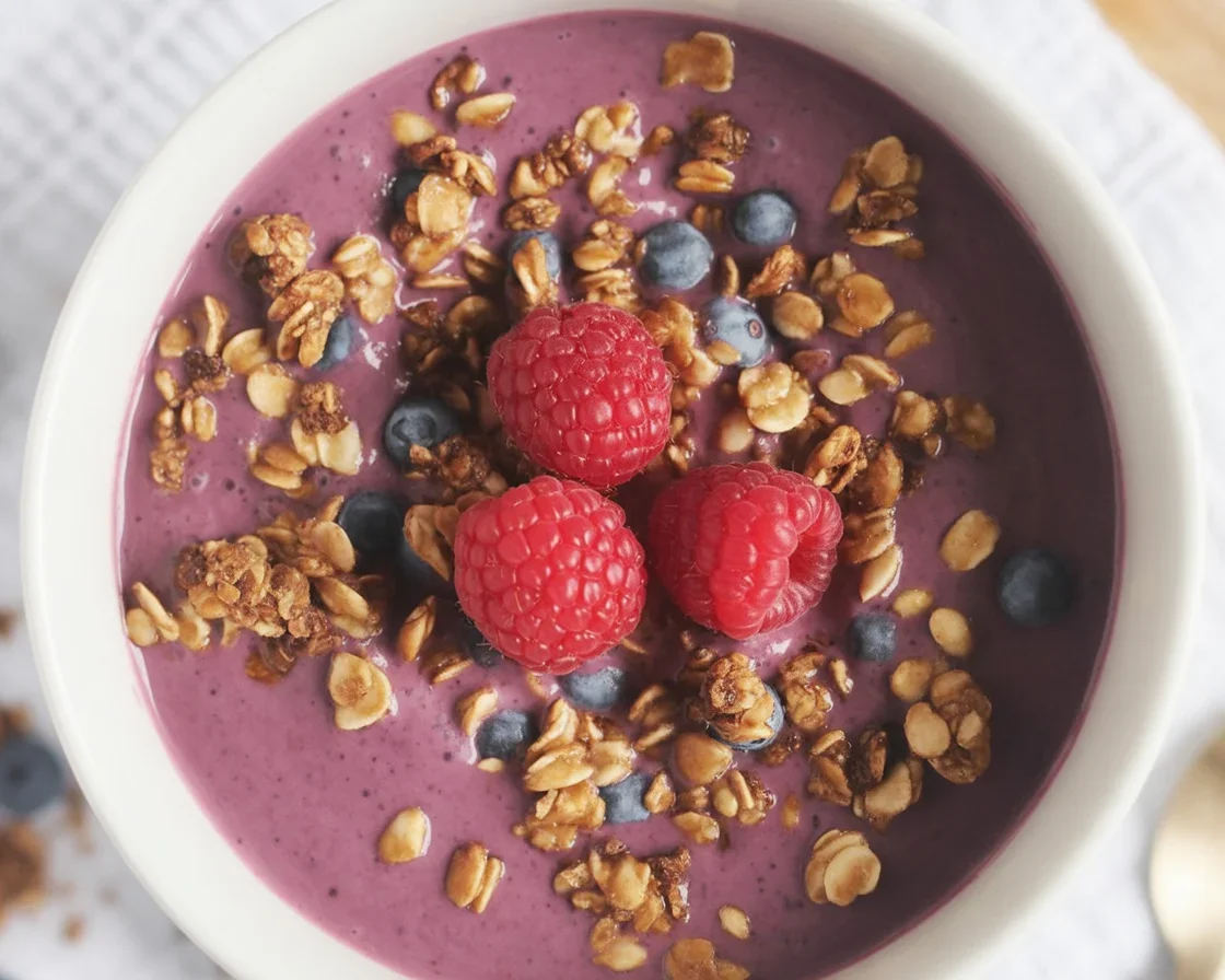 Breakfast Smoothie Bowl with Granola